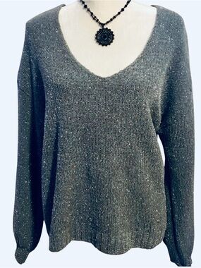 OC Gray Silver Metallic Shimmer V-Neck Sweater Women’s Size L